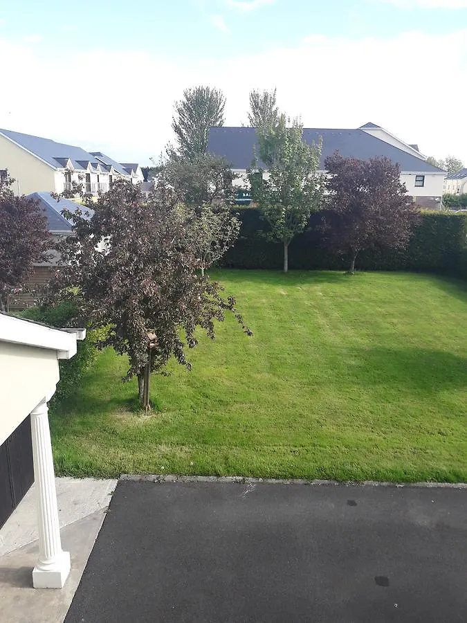 Airport Manor Accommodation Shannon 4*,  Ireland